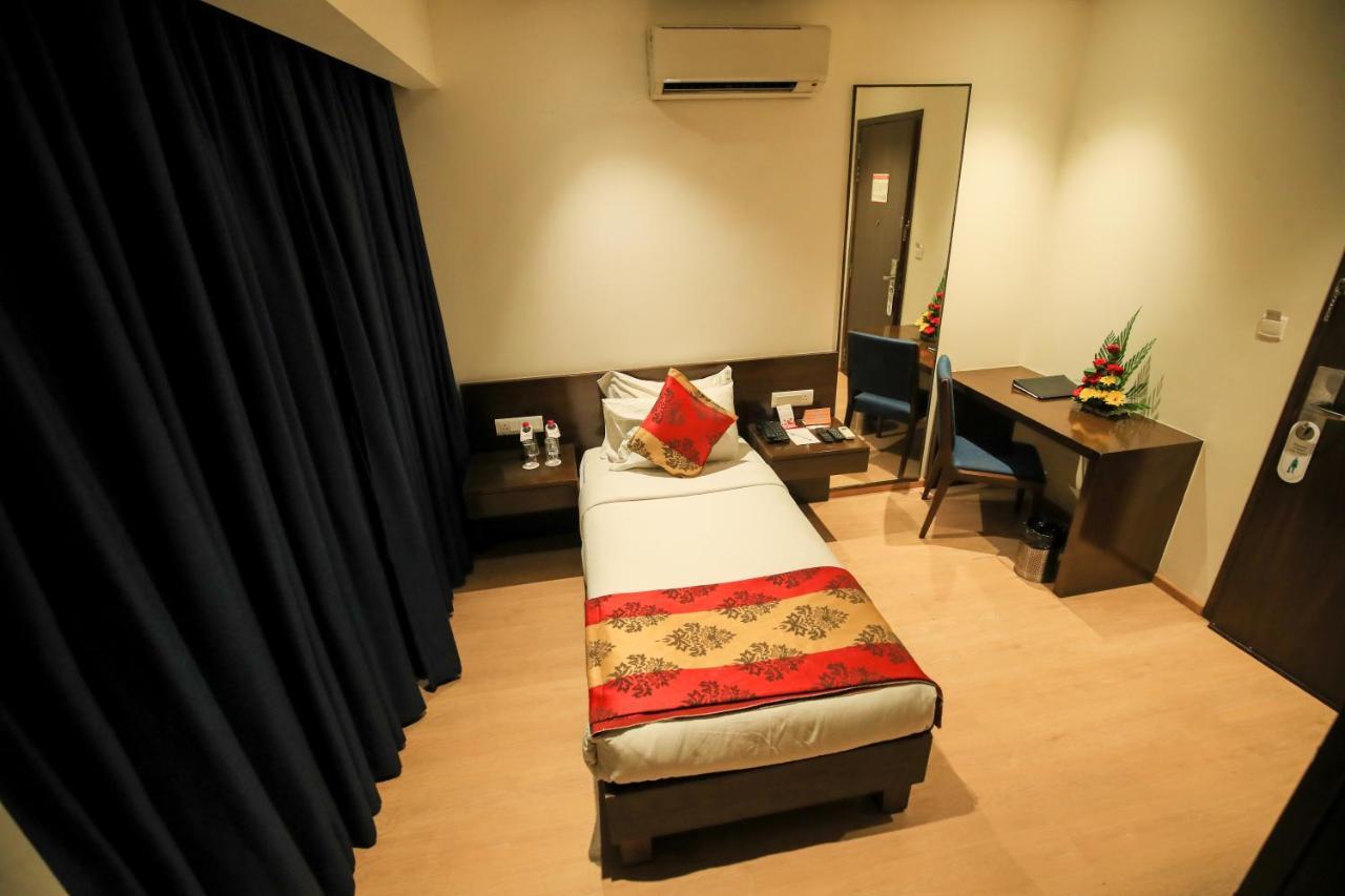 Hotel German Palace Near To Airport Gandhinagar Exterior foto